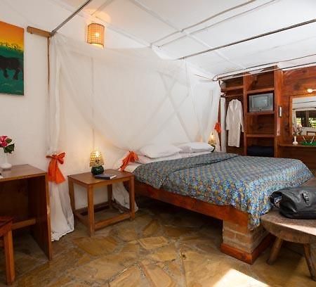 Outpost Lodge アルーシャ 部屋 写真
