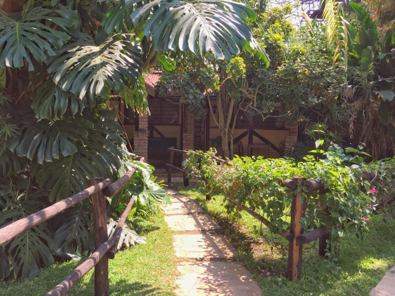 Outpost Lodge アルーシャ エクステリア 写真